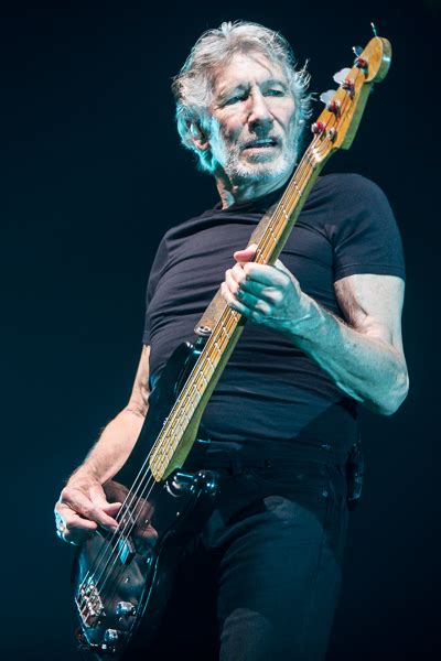 Will rogers downs, monday, 06.04.2020. Roger Waters Tears Down The Wall(nut) #REVIEW Melbourne 10 ...