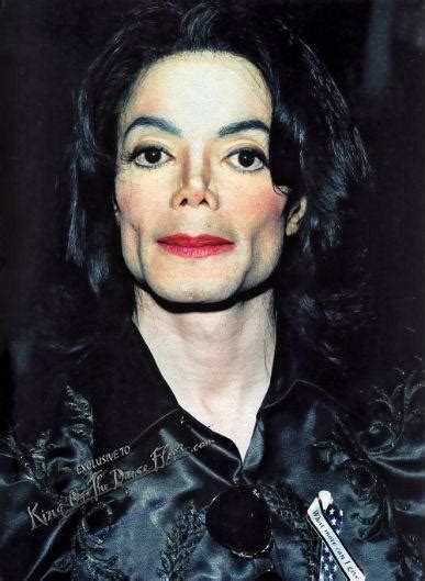 Michael jackson made culture accept a person of color way before tiger woods, way before oprah winfrey, way before barack obama. Michael Jackson usava dispositivo anti-drogas - Blog Social 1