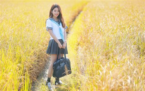 Asian Schoolgirl Models
