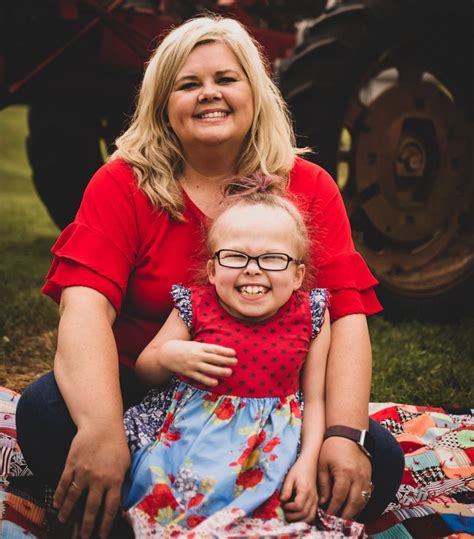 9 Year Old Born With Rare Form Of Dwarfism Uplifts Others With Her