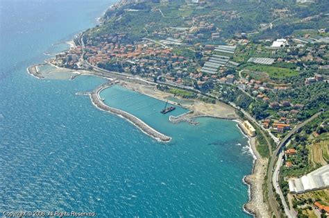 13 del regolamento (ue) 2016/679 (gdpr) leggi. San Lorenzo Al Mare Marina in Liguria, Italy