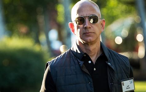 Jeff Bezos To Step Down As Amazons Ceo Zivallopk