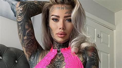 Britain S Most Tattooed Woman Who Spent Covering Her Body In