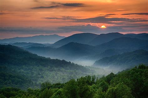 Pin By Bruce Maccormack On Scenery Mountain Pictures Smoky Mountain