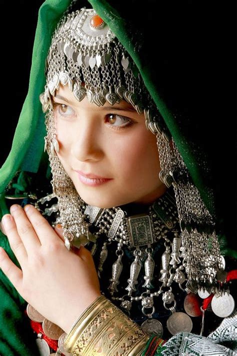 Hazaragi Girl Wearing Traditional Jewellery ©khalil Sarathoos