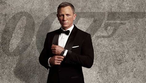 Fans Rush To Cinemas To Catch Daniel Craigs Last James Bond Movie No