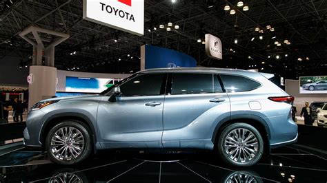 See more ideas about toyota highlander hybrid, toyota highlander, toyota. 2020 Toyota Highlander: 2019 New York Live | Motor1.com Photos