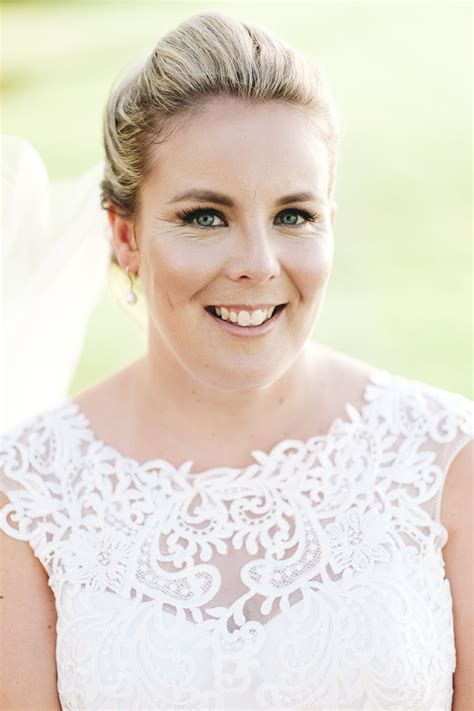 The madi lane bride is someone who finds power in femininity, beauty in the unique and love in every inch of life. Madi Lane Sasi Used Wedding Dress Save 71% - Stillwhite