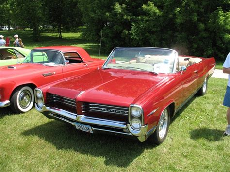 Hello Car Enthusiast – Field of Dreams Car Show