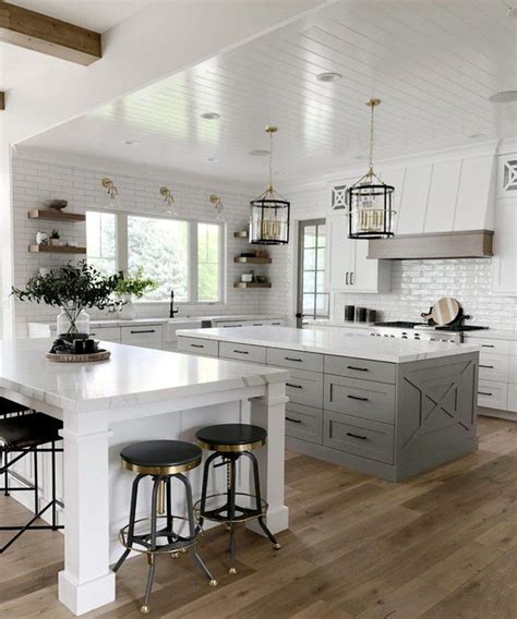 34 Stunning Farmhouse Kitchen Island Design Ideas Hmdcrtn