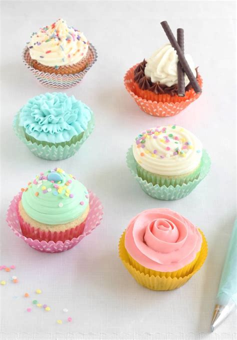 Get this washable icing piping bag to prepare sumptuous cakes with creamy toppings for your family and friends. Easy Piping Techniques for Cupcakes | Cake decorating ...