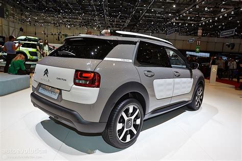 Having debuted officially at the geneva motor show, the c4 cactus is now on sale, starting from £12,990 and rising to £18,190. Citroen C4 Cactus Makes World Debut at Geneva Show [Live ...