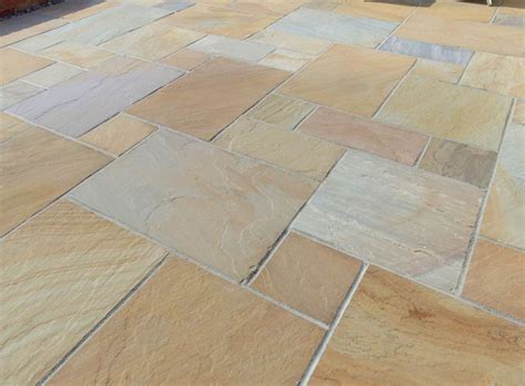 Rippon Camel Buff Indian Sandstone Patio Paving Slabs 1910m2 Pack £