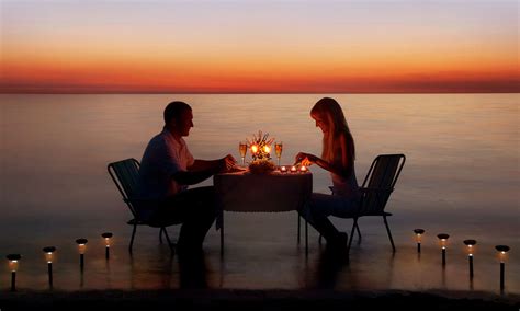 Smarty pants will be taking me out to dinner somewhere, but i think i'll make him a special dinner, too! Candle Light Dinner in Dubai | Candle light dinner ...
