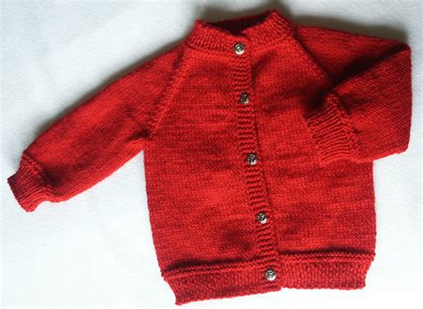 Babys Raglanno Seams Free Knitting Pattern