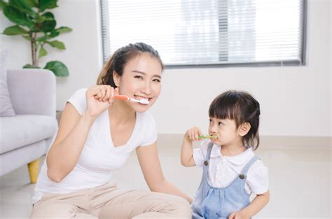 Ibu Ini Cara Mengajari Anak Sikat Gigi Yang Benar