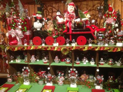 Our 2013 Snow Globe Display At The Primitive Pinecone Hillfarms