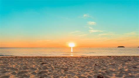 Beautiful Sunrise Reflection Beach View Ocean Sand Blue Sky Silhouette