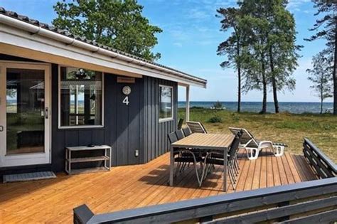 Nøglefærdigt sommerhus eller et medbyg sommerhus? Sommerhus Bornholm privat jacuzzi - Vælg mellem 219 ...