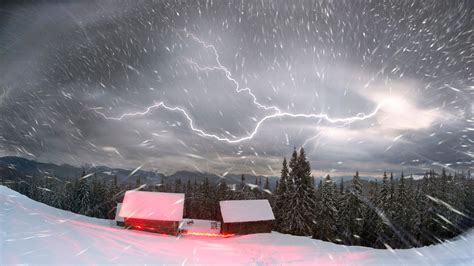 Uk Weather Forecast Met Office Warns Of Thundersnow As Temperatures