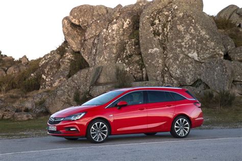 Die opel astra kombi vario finanzierung von unternehmen genutzt wird, existieren verschiedene möglichkeiten, um die ausgaben steuerlich geltend zu machen. Estates New Cars Ireland | Opel Astra Sports Tourer ...