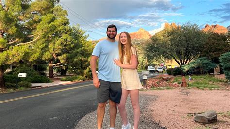 'I work just 4 hours a day': This 29-year-old's side hustle brings in