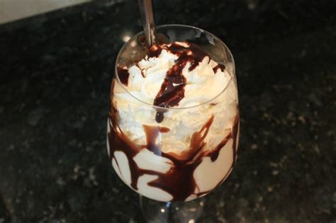 Top with chocolate shavings and whipped cream, if desired. Mudslide Cocktail Drink Recipe: Frozen Mudslide - Mr. B Cooks