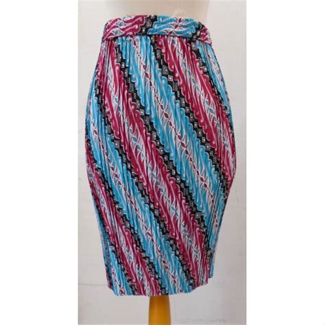 Batik semi sutra, pakai furing, ketebalan sedang, halus, adem. Jual Rok batik Prisket Mini motif Semi Sutra di lapak kanda kanda258