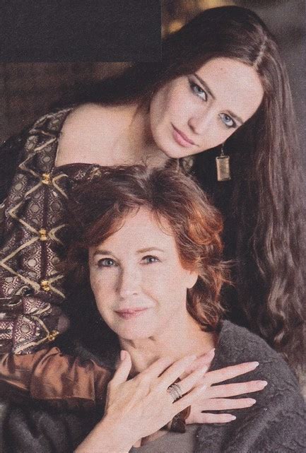 Eva Green With Her Mother Marlene Jobert Mother Daughter Poses Mother Daughter Photos
