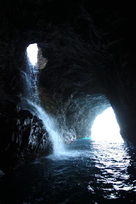 Take An Adventurous Cave Boat Tour In Hawaii With Na Pali Riders