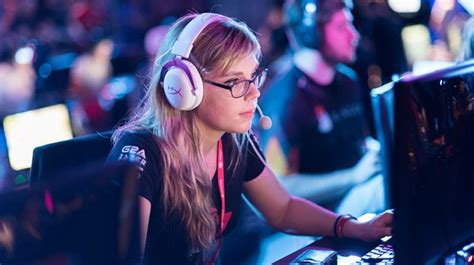 10 Richest Women Gamers In The World