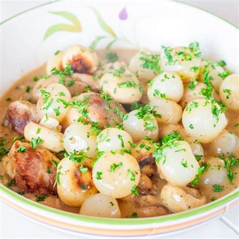 But it's pretty common to get bored with a lackluster rotation of healthy chicken recipes. Chicken Fricassee - Jo Cooks