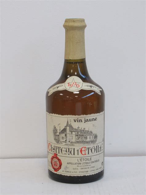 1 Blle Vin Jaune Château Letoile 1990 Et Un Peu Tachée N Mi Goulot