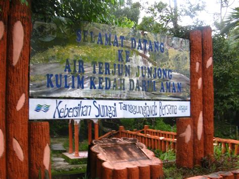 Air terjun benang kelambu berada di bagian atas hulu dari air terjun benang stokel. Dari kacamata....: Air Terjun Junjong, Kulim ,Kedah Darul Aman