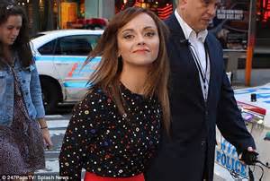 Jayma Mays And Christina Ricci Could Be Sisters Smurf 2 Co Stars Look