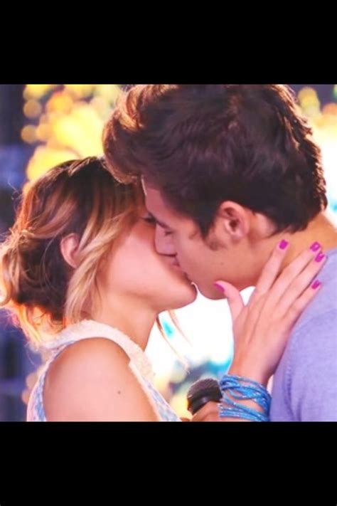 Amor Musica Pasión Sobretodo Amor♥ Violetta And Leon Disney Kiss Amy Jo Johnson