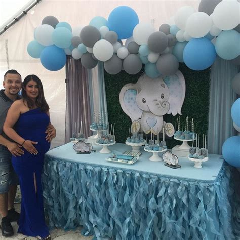 There would great pictures to follow if you asked guests to dress only in pink (blue for boy) and white. Maribel Gomez on Instagram: "Treats by @normscreations #elephantcakepops #elephantbaby… | Boy ...