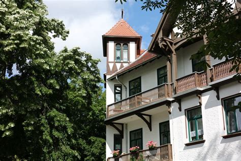 Bad mit fenster, bad mit wanne, zentralheizung. Betreutes Wohnen - Betreutes Wohnen Paul Gerhardt - Bad ...