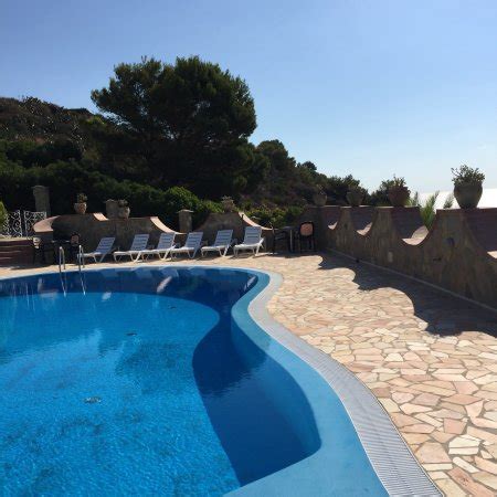 Tack vare usticas vulkaniska historia erbjuder ön fantastiska möjligheter till djuphavsdykning. Hotel Diana: Bewertungen, Fotos & Preisvergleich (Ustica ...