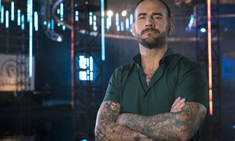 He debuted on friday night with aew, bringing a rare. La WWE prête à ramener CM Punk | www.Lutte.Quebec