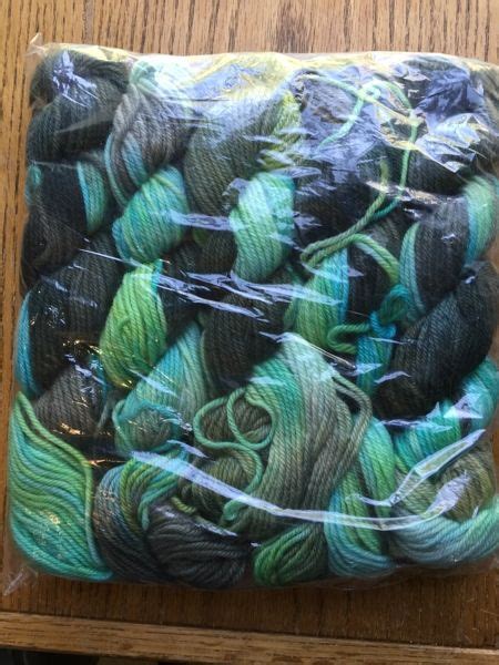 6 Skeins 2 Ply Wool Yarn 90 Ounces Total New In Package Wool Yarn