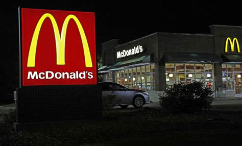 Heres Why The Mcdonalds Logo Is Yellow And Red Trusted Since 1922