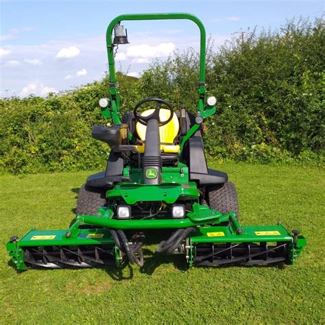 John Deere 8400 Commercial Mower