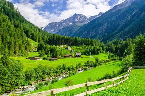 Kies voor een autovakantie door de alpen of ga voor een onvergetelijke fietsvakantie langs de donau. Onze plannen voor gezinsvakantie in Oostenrijk (met ...