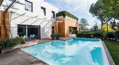 Zona prati appartamento panoramico roma prati: Luxury Modern Villa in Rome | Modern Villas
