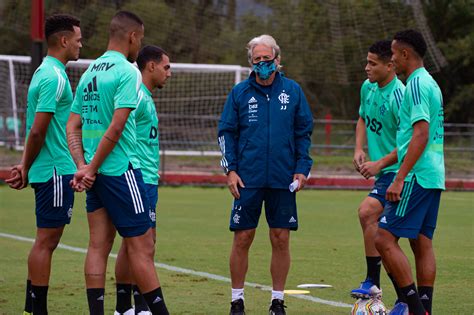 Placar ao vivo de todos os jogos de hoje, com resultados das partidas atualizados minuto a minuto. Jorge Jesus testa formação do Flamengo para o retorno do ...