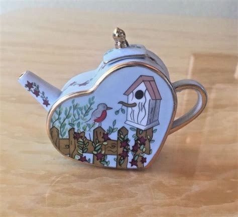 Vivian Chan Heart Shaped Miniature Teapot Robin And Birdhouse 2000