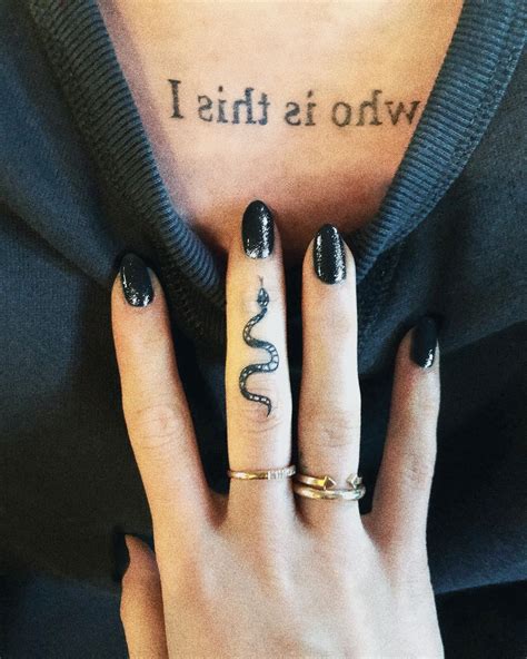 Tattoo En El Dedo Para Mujer Kulturaupice