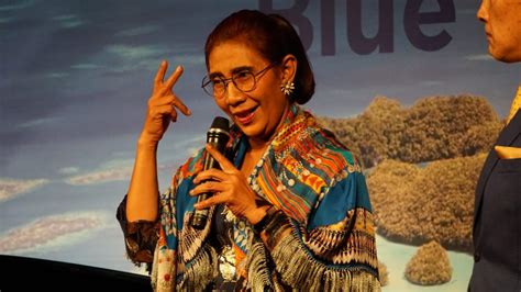 10 piece chicken mcnuggets, a coke, medium fries, and 2 exclusive sauces picked by bts: IPO: Responden Ingin Susi Pudjiastuti Kembali Jadi Menteri ...