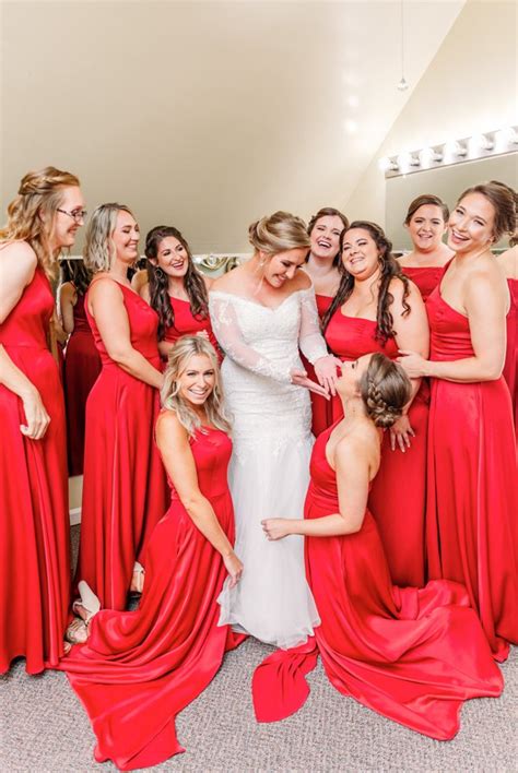 How To Pose With Your Wedding Party On Your Wedding Day Atlanta Ga